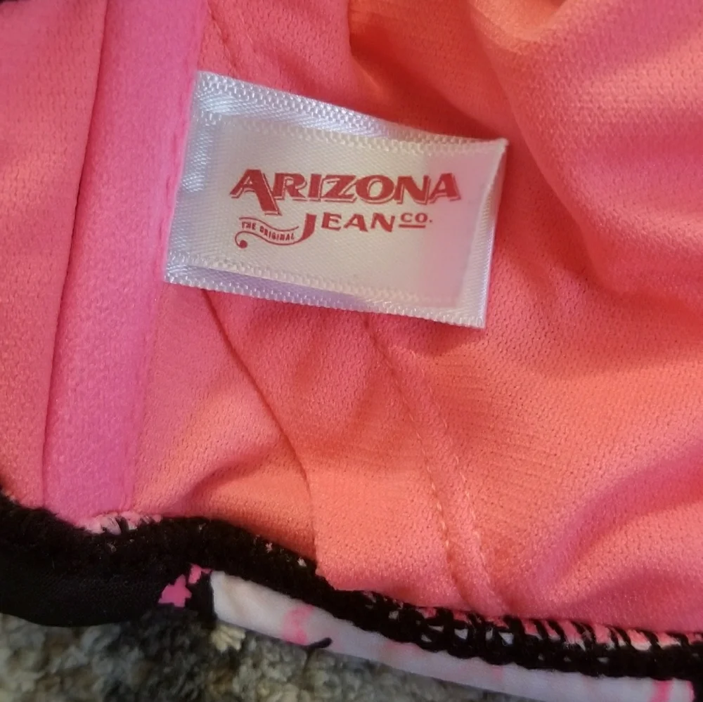 Bikini top by Arizona jeans.